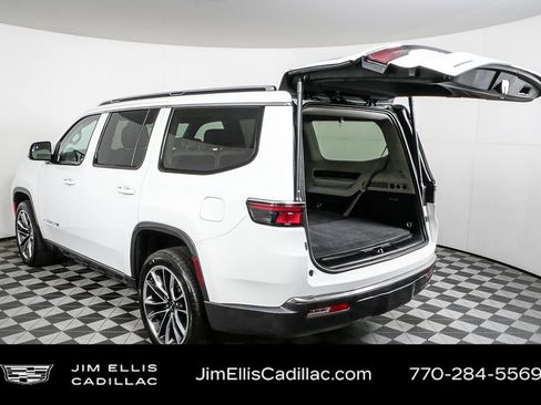 Used 2022 Jeep Wagoneer Series III w/ Premium Group I image 37