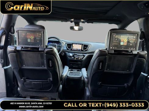 Used 2019 Chrysler Pacifica Limited w/ S Appearance Package image 17
