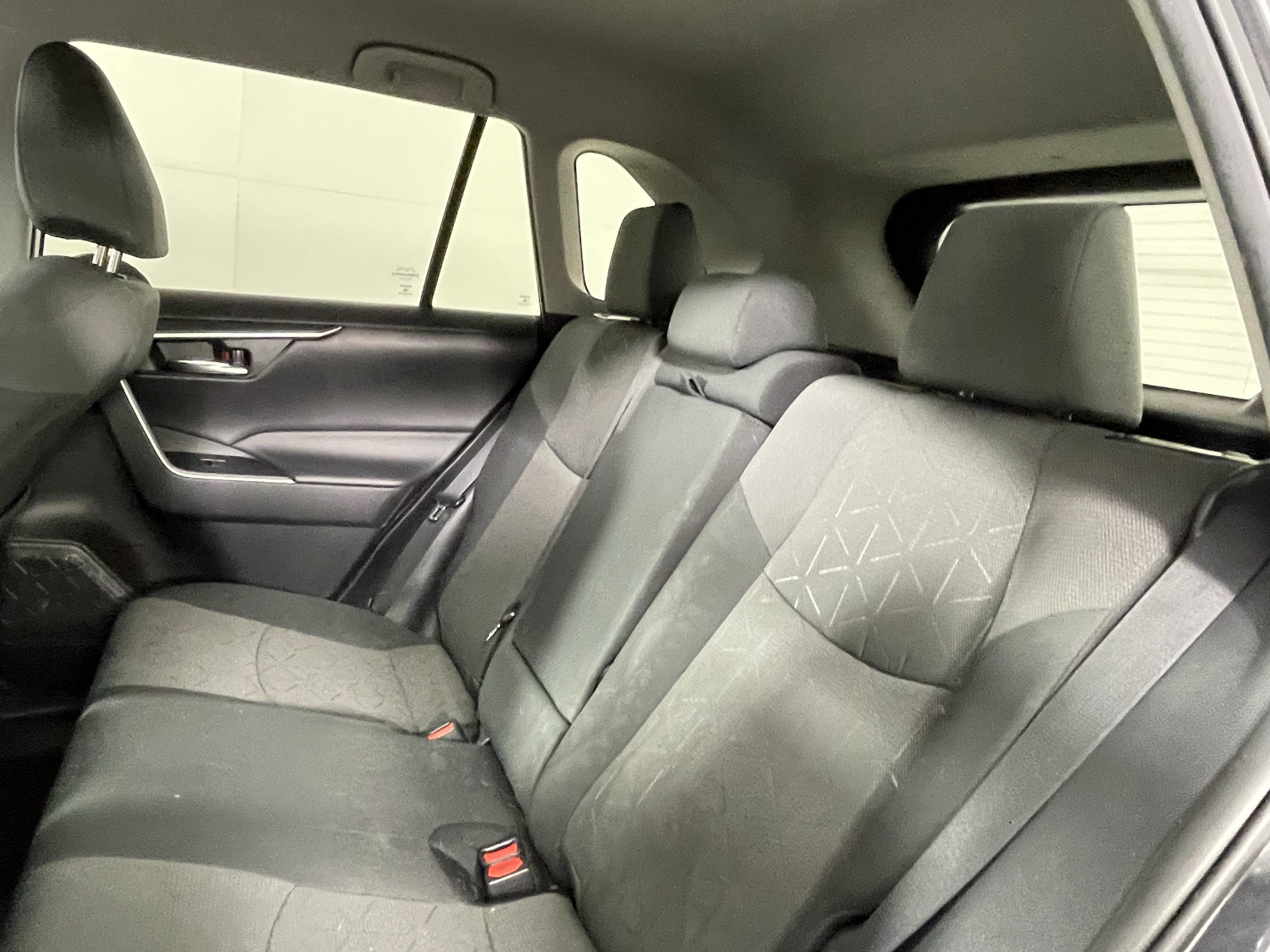 Used 2021 Toyota RAV4 XLE AWD/4WD image 14