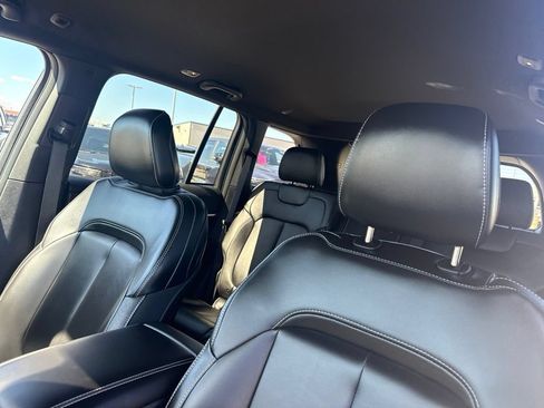Used 2025 Jeep Grand Cherokee Limited AWD/4WD image 23