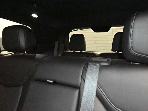 Used 2022 Cadillac XT6 Premium Luxury AWD/4WD image 14