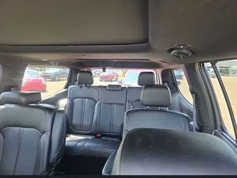 Used 2024 Jeep Wagoneer Series II w/ Convenience Group I AWD/4WD image 17