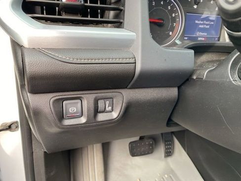 Used 2021 GMC Acadia SLT w/ Elevation Edition image 25