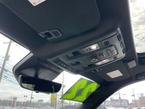 Used 2023 Cadillac Escalade Premium Luxury image 26