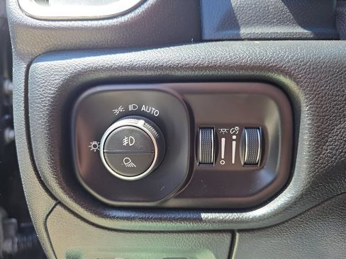 Used 2022 RAM 1500 Laramie w/ Sport Appearance Package AWD/4WD image 15