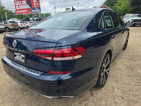 Used 2021 Volkswagen Passat 2.0T SE FWD image 5