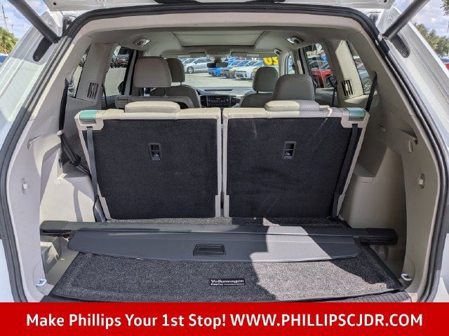 Used 2020 Volkswagen Atlas SE w/ Panoramic Sunroof Package FWD image 12