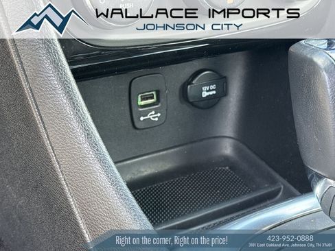 Used 2014 Chrysler 200 Limited FWD image 24