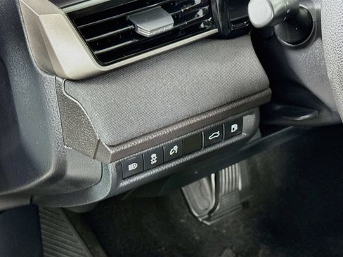 Used 2025 Toyota Camry LE FWD image 7