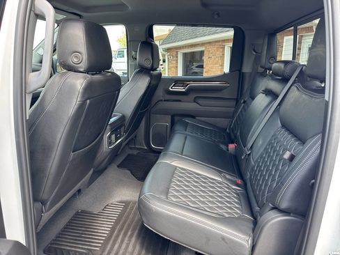 Used 2023 GMC Sierra 1500 Elevation w/ Preferred Package image 22