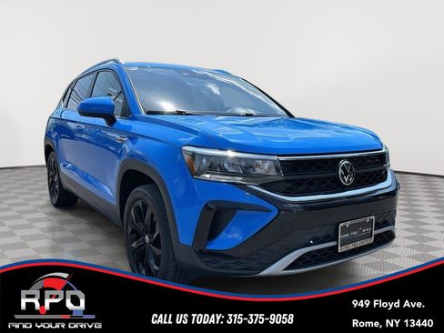 Used 2023 Volkswagen Taos SE w/ Black Wheel Package AWD/4WD image 7