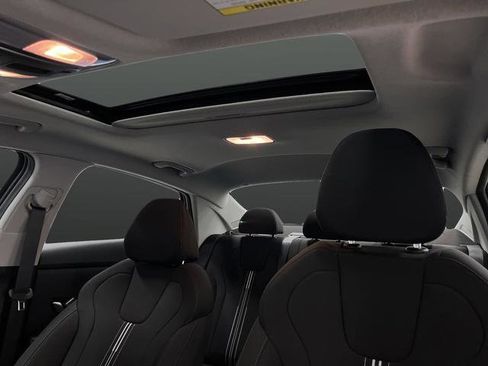 Used 2024 Hyundai Elantra SEL w/ Convenience Package image 7