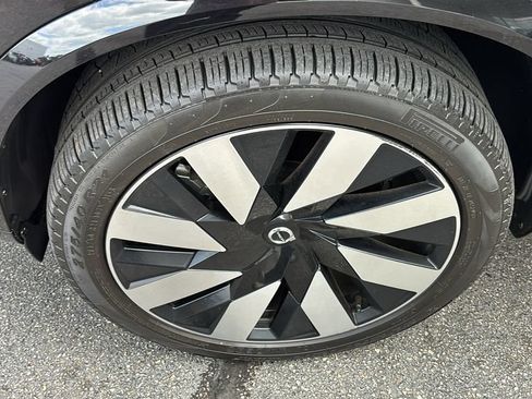 Certified 2024 Volvo XC90 T8 Plus w/ Protection Package Premier AWD/4WD image 32