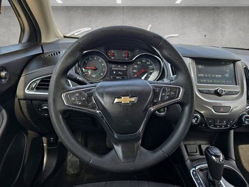 Used 2017 Chevrolet Cruze LT w/ Convenience Package image 21