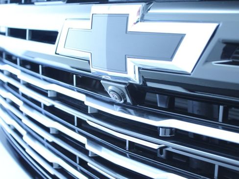New 2026 Chevrolet Suburban High Country AWD/4WD image 16