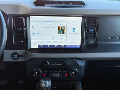 Used 2023 Ford Bronco Wildtrak image 12