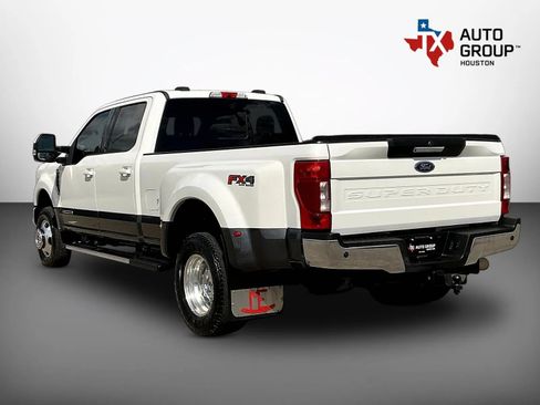 Used 2020 Ford F350 Lariat w/ Lariat Value Package AWD/4WD image 3