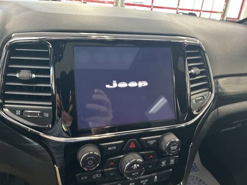 Used 2020 Jeep Grand Cherokee Altitude AWD/4WD image 43