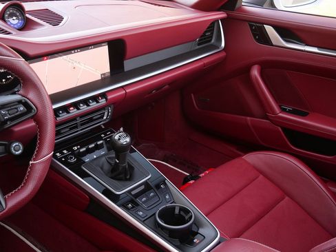 Used 2021 Porsche 911 Targa 4S image 15