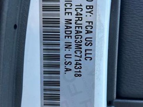 Certified 2021 Jeep Grand Cherokee Laredo X image 53