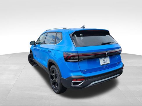 New 2025 Volkswagen Taos SEL image 4