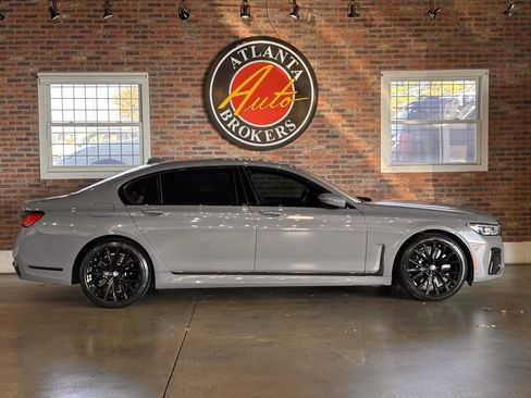 Used 2022 BMW 750i xDrive w/ Executive Package image 26