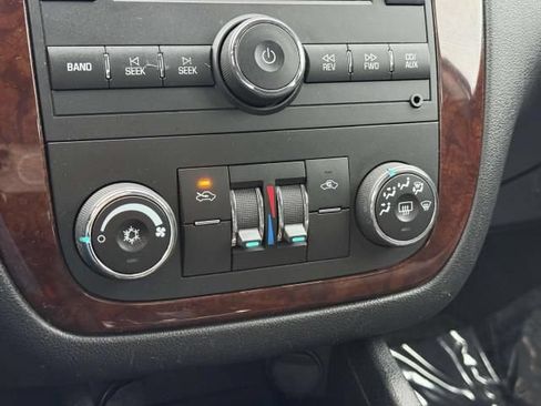 Used 2011 Chevrolet Impala LT FWD image 25
