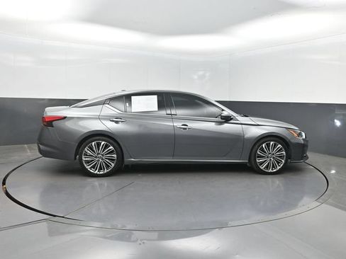 Used 2023 Nissan Altima 2.5 SL FWD image 28