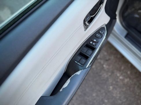 Used 2015 Toyota Avalon XLE FWD image 8