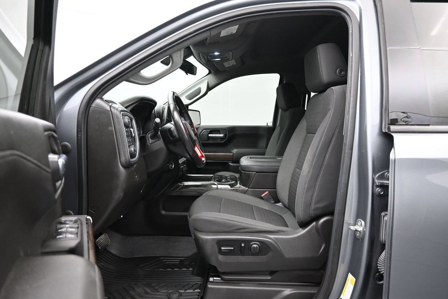 Used 2021 Chevrolet Silverado 1500 LT Trail Boss w/ Bed Protection Package AWD/4WD image 9