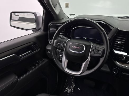 Used 2025 GMC Sierra 1500 SLT AWD/4WD image 28