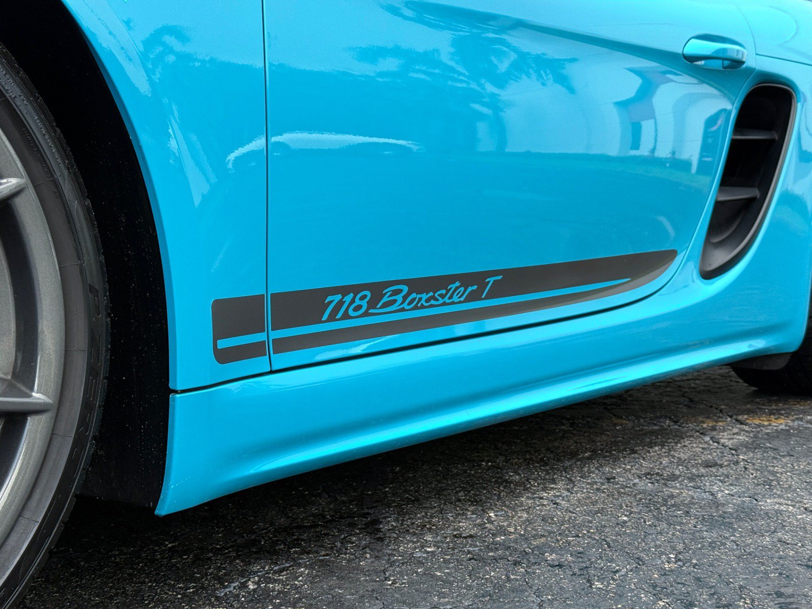 Used 2021 Porsche 718 Boxster RWD image 8