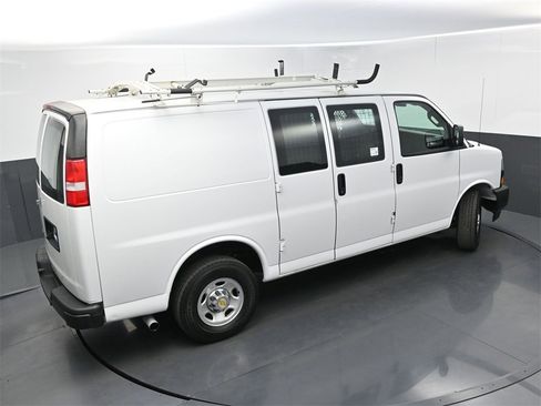 Used 2020 Chevrolet Express 2500 w/ Driver Convenience Package image 29
