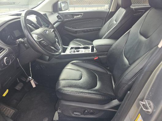 Used 2022 Ford Edge Titanium AWD/4WD image 3