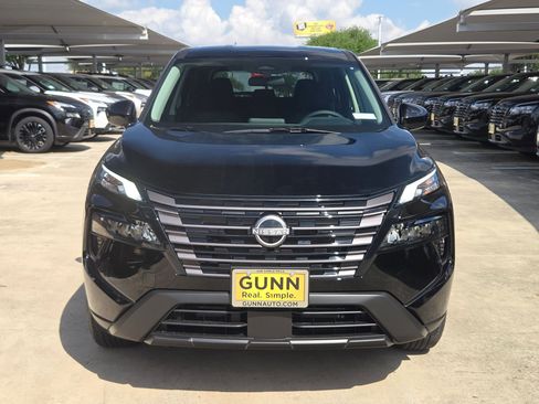New 2026 Nissan Rogue SV FWD image 8