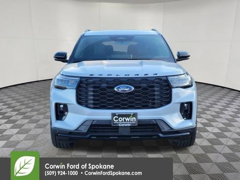 New 2026 Ford Explorer ST-Line w/ ST-Line Street Pack image 6