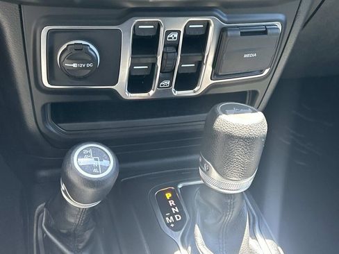 Used 2021 Jeep Wrangler Unlimited Sport AWD/4WD image 30