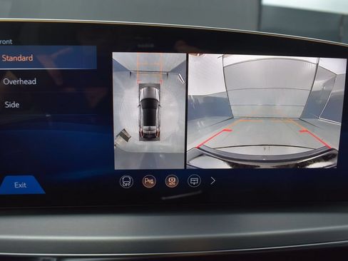 New 2026 Cadillac Lyriq Signature Sport w/ LPO, Floor Liner Package AWD/4WD image 20