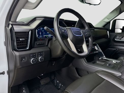 Used 2024 GMC Sierra 3500 Denali w/ Denali Reserve Package AWD/4WD image 9