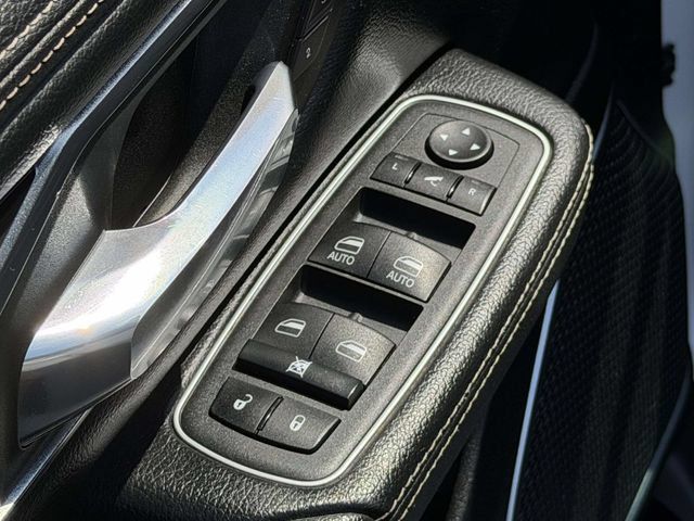 Used 2023 RAM 1500 Laramie AWD/4WD image 16