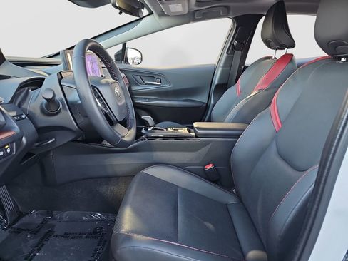 Certified 2025 Toyota Prius Plug-In Hybrid image 16