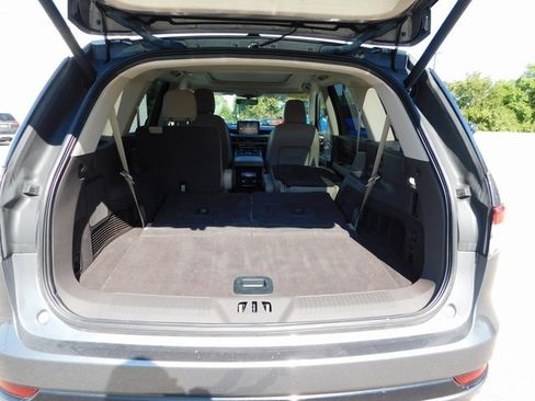 Used 2023 Lincoln Aviator Grand Touring w/ Elements Package Plus image 26