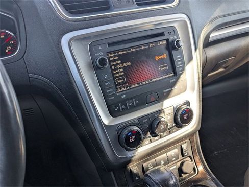 Used 2016 GMC Acadia SLT image 19