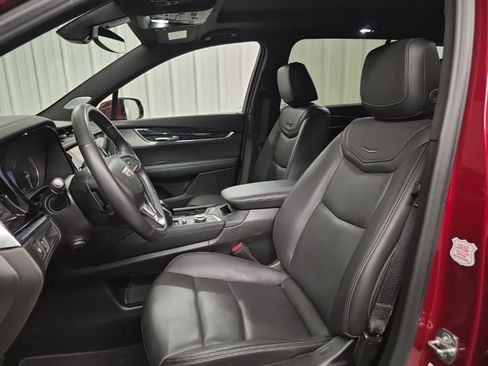 Certified 2025 Cadillac XT6 Premium Luxury image 13