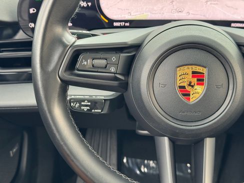 Used 2021 Porsche Taycan image 22