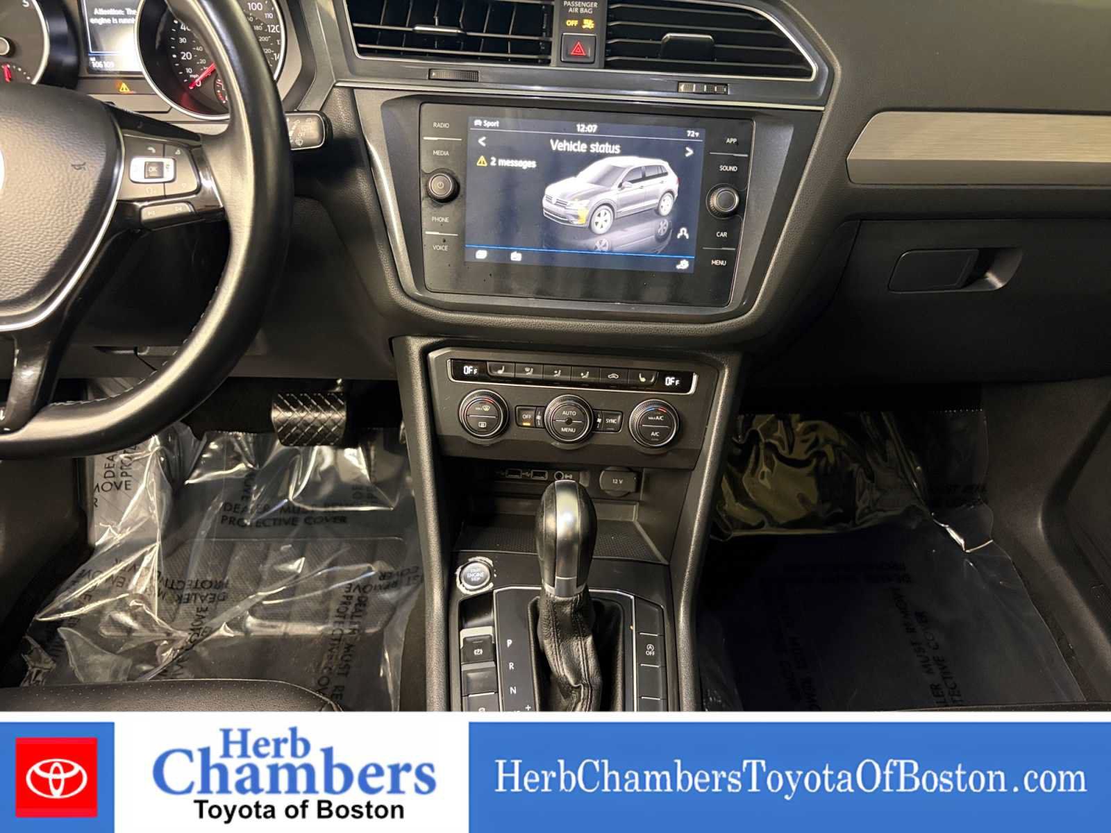 Used 2018 Volkswagen Tiguan SE w/ Panoramic Sunroof Package AWD/4WD image 17