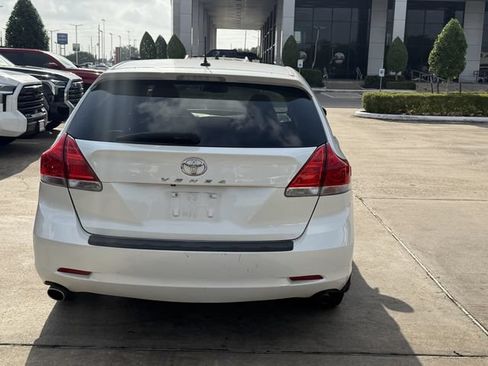 Used 2010 Toyota Venza FWD image 6