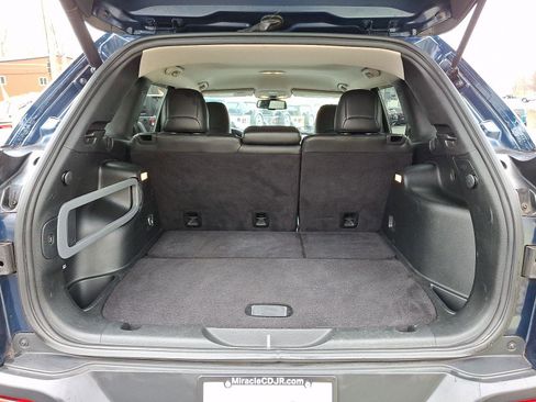 Certified 2018 Jeep Cherokee Limited image 28