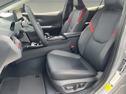 New 2026 Toyota Prius Plug-In Hybrid FWD image 11