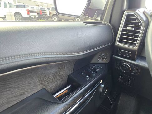 Used 2021 Ford Expedition Limited AWD/4WD image 31